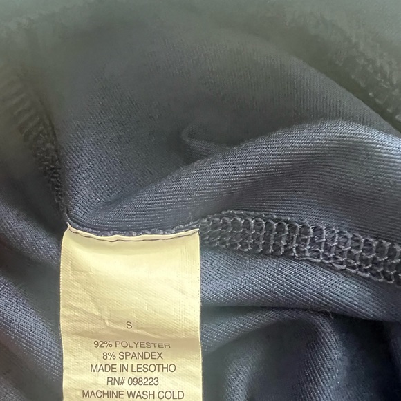 Girls navy athletic shorts Size Small - Picture 2 of 4